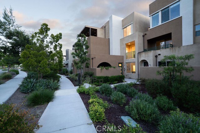 Building Photo - 122 Cadence