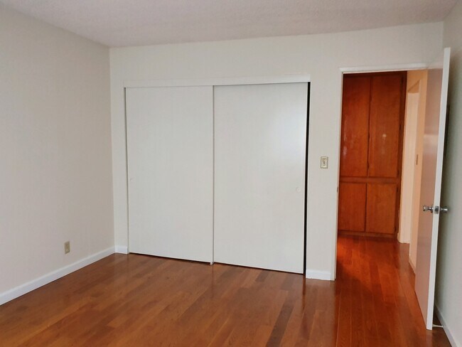 Bedroom - 11825 Courtleigh Dr