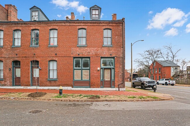 Building Photo - 2022 S 11th St