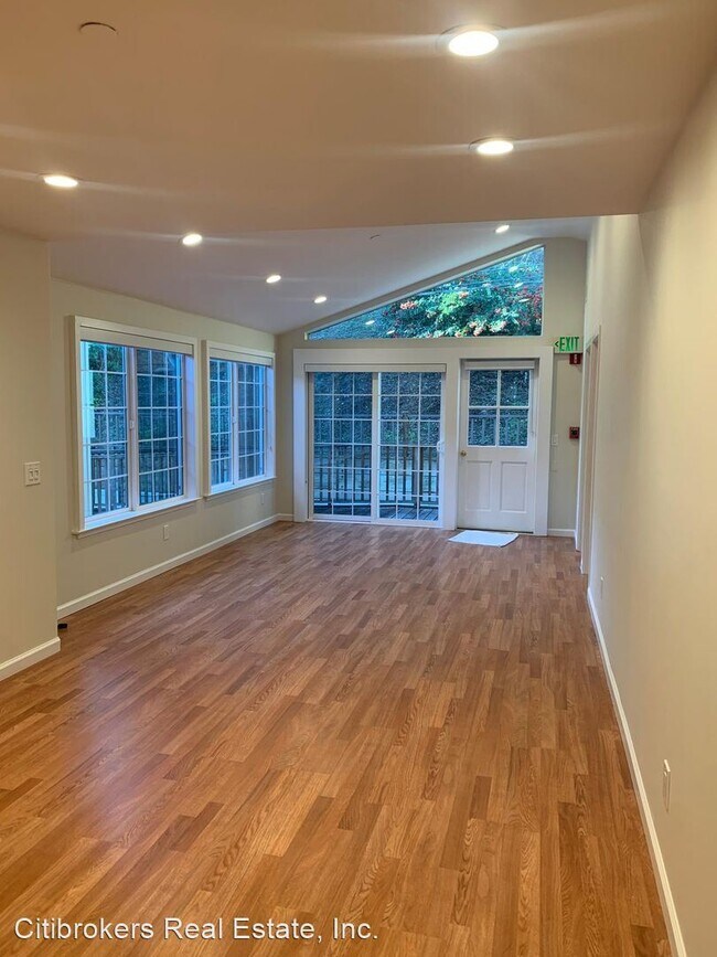 Foto del edificio - 9 br, 3 bath House - 2595 Oakmont Drive