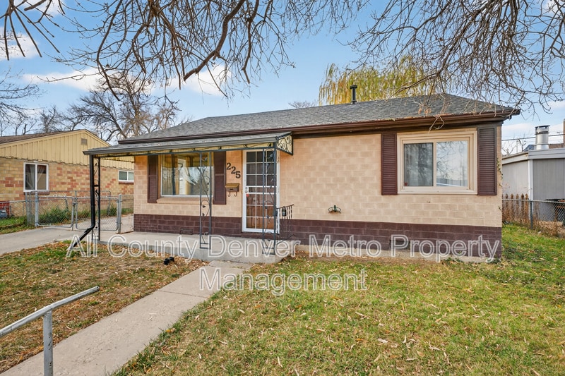 Primary Photo - 225 S Yates St