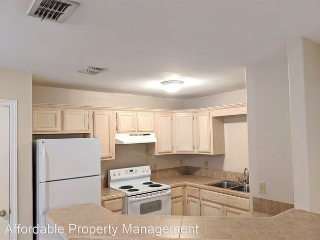 Building Photo - 717 Sonesta Ct