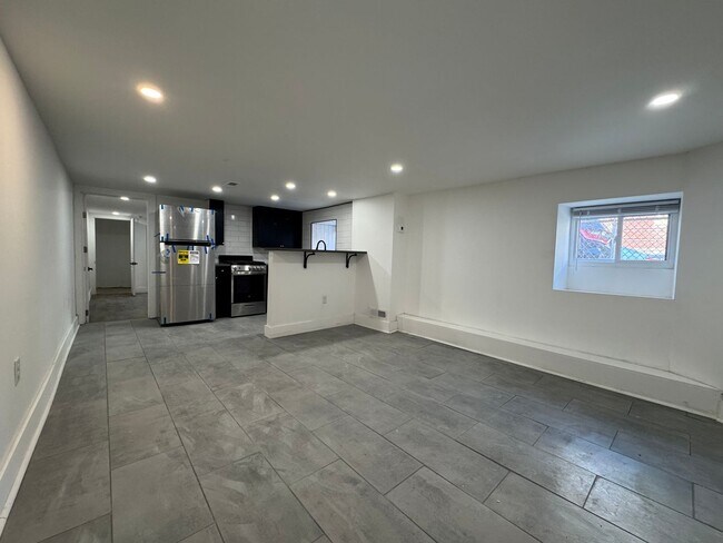 Foto del edificio - Luxurious 1-Bedroom Apartment in West Phil...