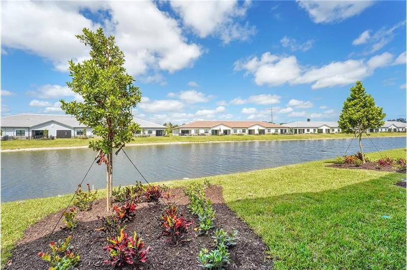 Foto del edificio - 7719 S Blue Spring Dr