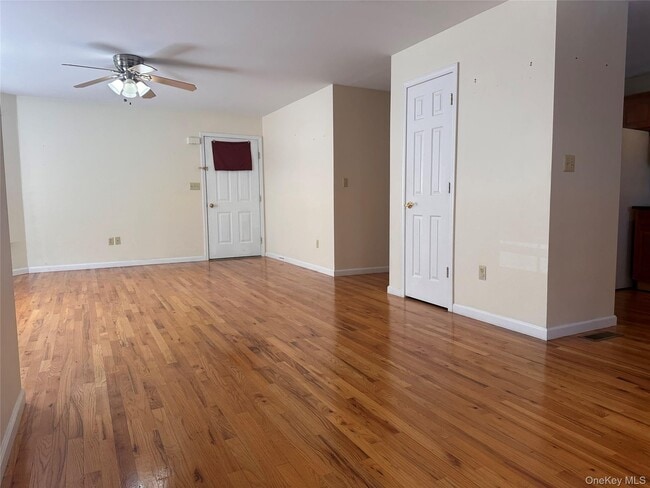 Foto del edificio - 105 N Montgomery St