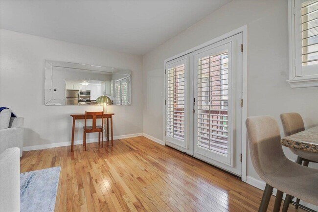 Foto del edificio - 517 E Jefferson St