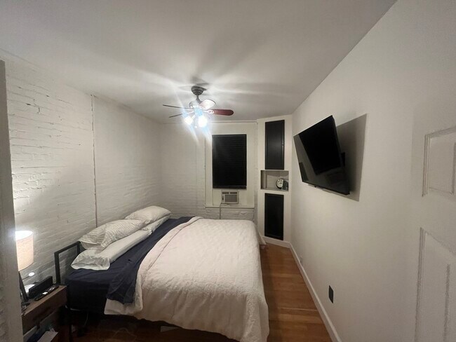 Foto del edificio - 229 Commonwealth Ave