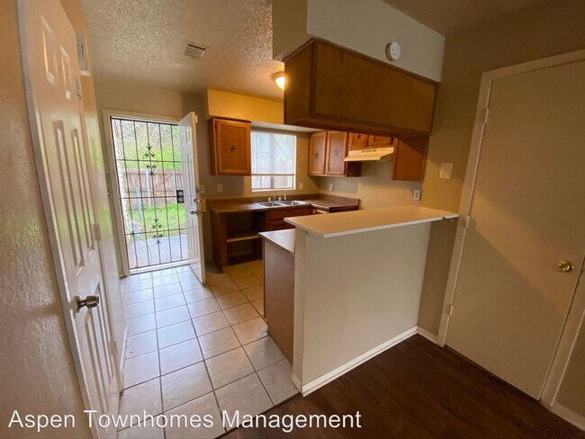 Building Photo - 2 br, 1.5 bath House - 2195 Aspen Street