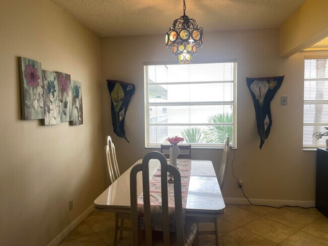 Foto del edificio - 173 Normandy Ln