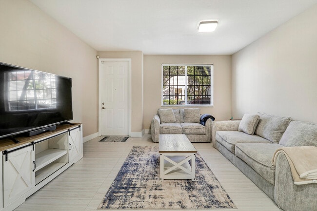 Building Photo - 4170 Napoli Lake Dr