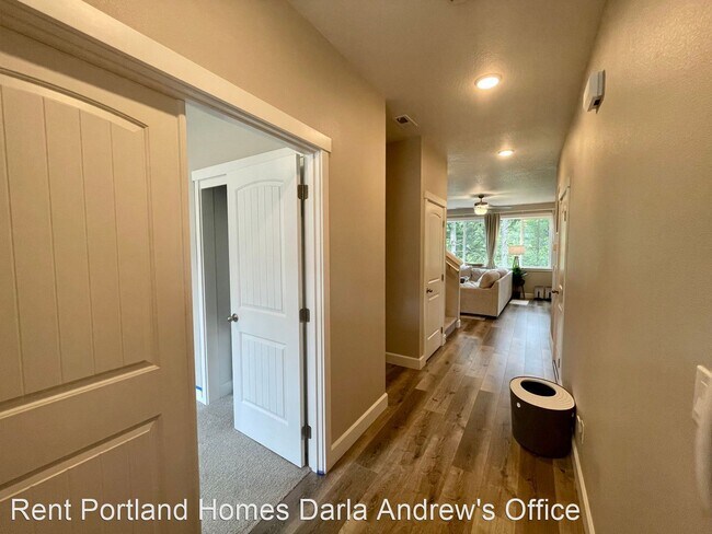 Building Photo - 4 br, 2.5 bath House - 35470 Portland View Dr