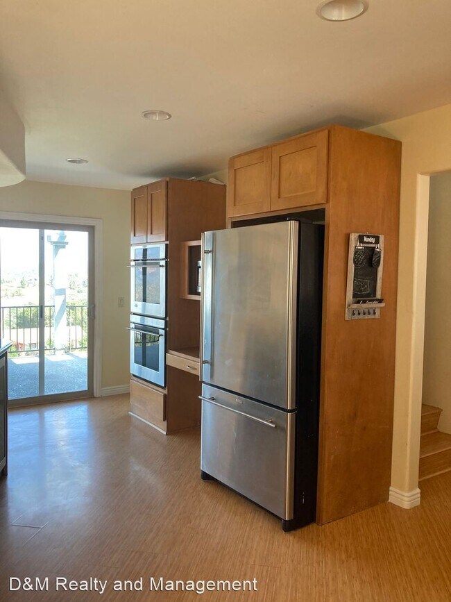 Building Photo - 4 br, 3 bath House - 2638 W Victoria Dr