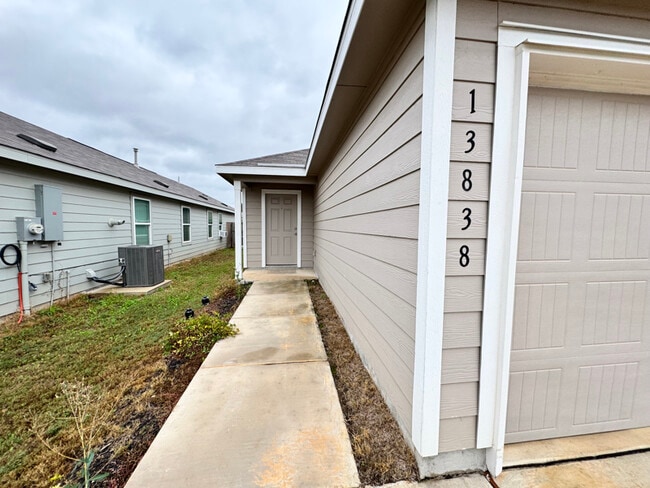 Photo - 13838 Ostrich Run House