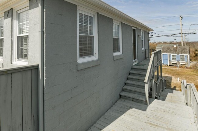 Building Photo - 144 Sand Hill Cove Rd