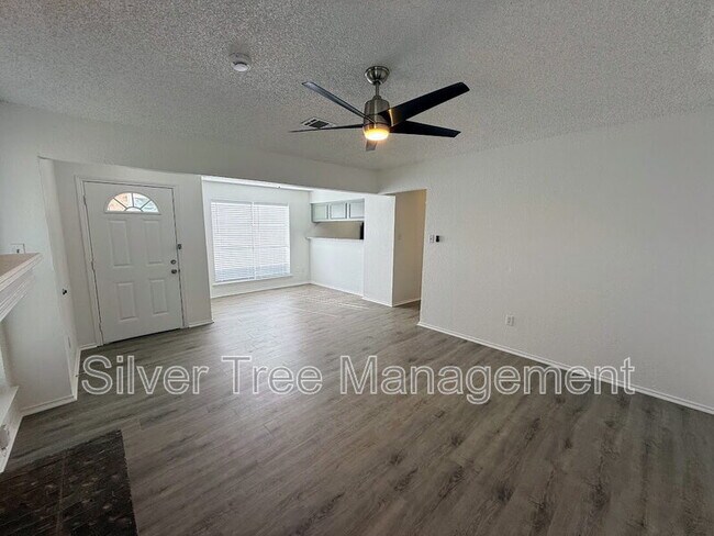 Foto del edificio - 2326 Summer Pl Dr