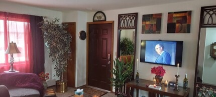 Building Photo - 1804 Oliver Dr