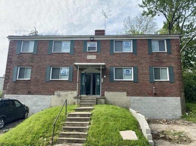 Building Photo - 412 W Parkwood Dr