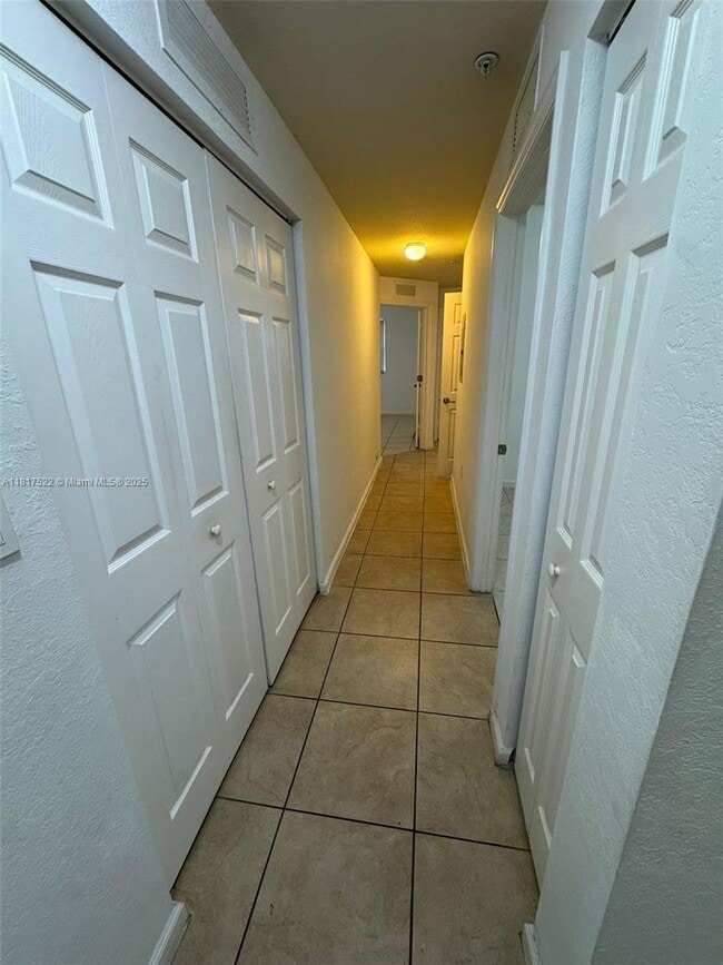 Foto del edificio - 8620 NW 97th Ave
