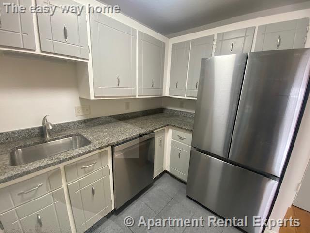 Building Photo - 474 Broadway