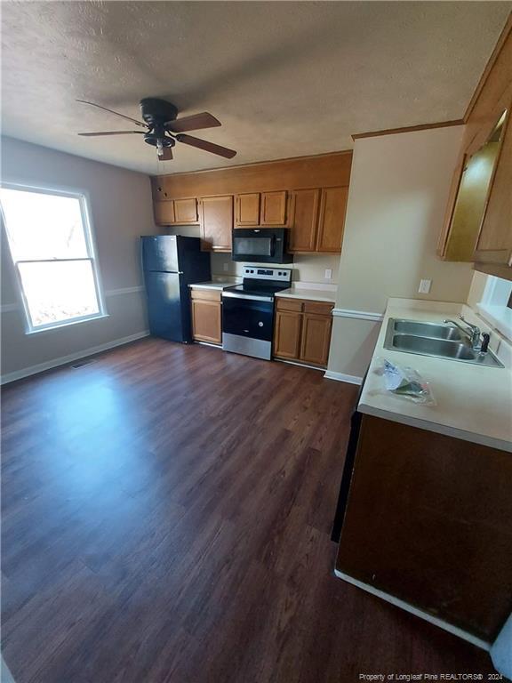 Building Photo - 7024 Calamar Dr