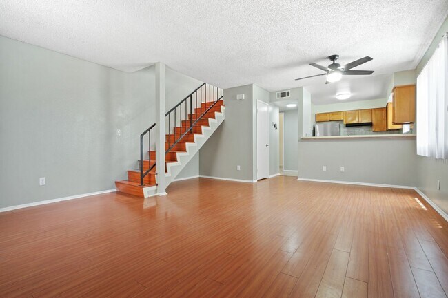 Foto del edificio - 2-Bedroom, 2-Bath Condo in Prime Torrance ...