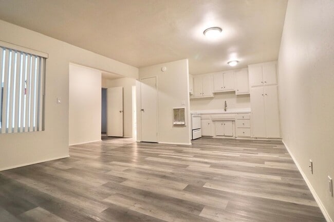 Building Photo - 241 Campbell Way