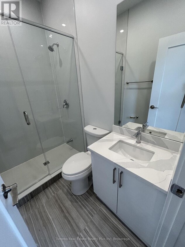 Building Photo - 596 Church St