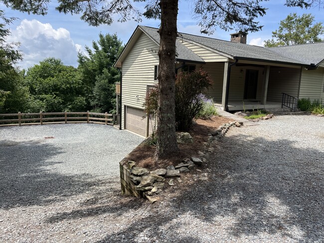 Building Photo - 630 Sorrento Dr