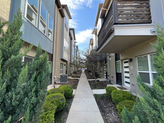 Building Photo - Modern living in trending East Dallas at METRO AT LIVE OAK!