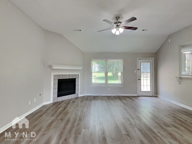 Foto del edificio - 15 Rolling Oaks Dr