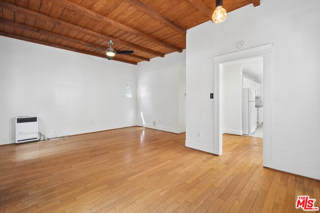 Building Photo - 2515 Elsinore St