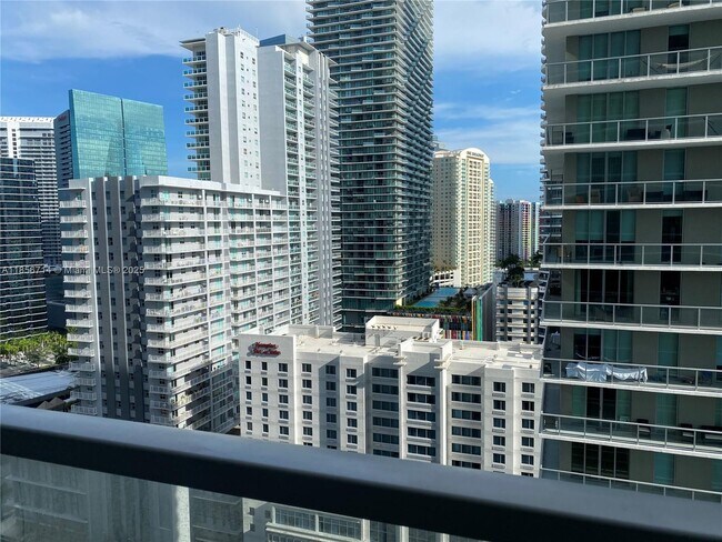 Foto del edificio - 1111 SW 1st Ave