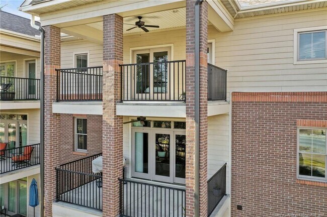Foto del edificio - 210 Hugh Shelton Loop