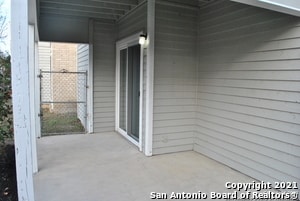 Building Photo - 7528 Windsor Oaks