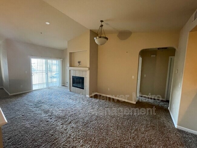 Foto del edificio - 6262 Kilmer Loop