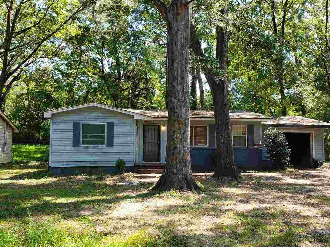 Building Photo - 2430 Paden St