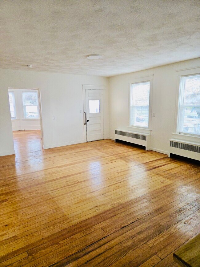 Building Photo - 21 Vale St