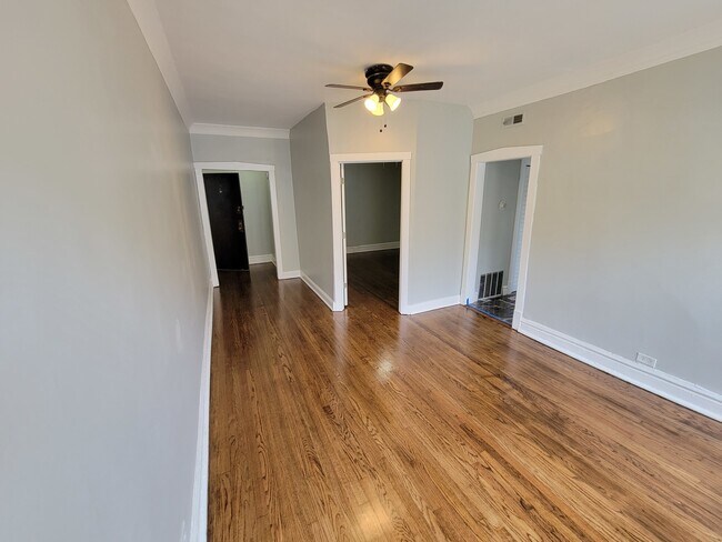 Building Photo - 4749 N Monticello Ave