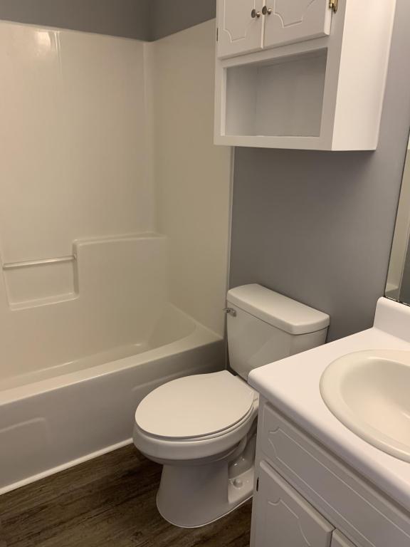 Building Photo - 104 Commons Dr