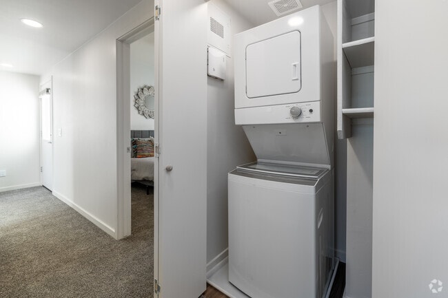 3BR, 2.5BA - 1,187SF - Laundry Area - La Vida at 1100 River