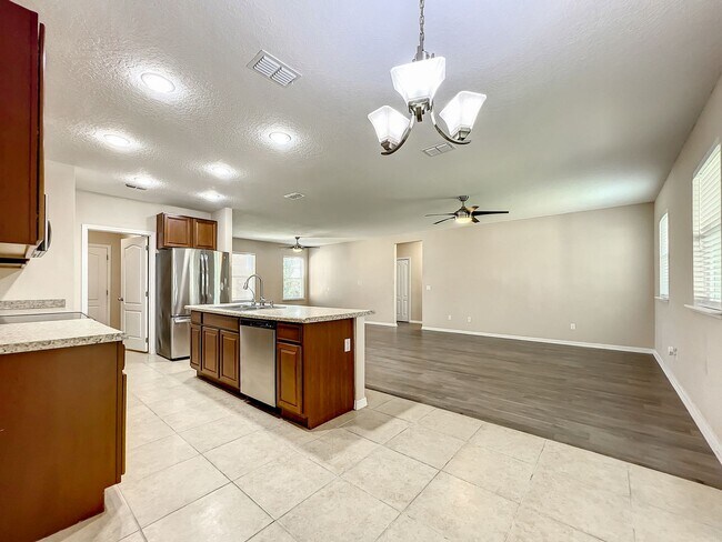 Building Photo - Rental Home in Leesburg