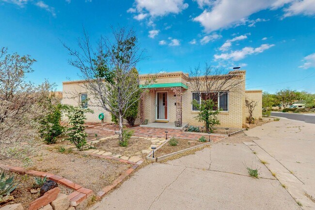 Building Photo - 1314SF Ridgecrest Brick 2 Bedroom  1 Bath ...