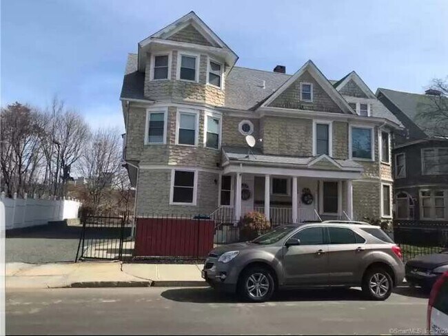 Springhill Condos - 284 West Ave