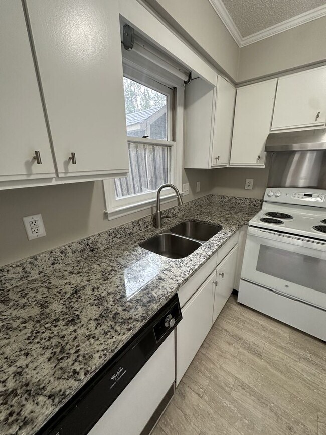 Foto del edificio - 5621 Hamstead Crossing