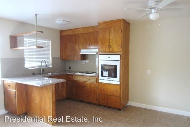 Foto del edificio - 2501 Skylark Dr