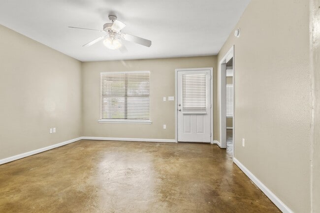 Building Photo - 2201 2nd St