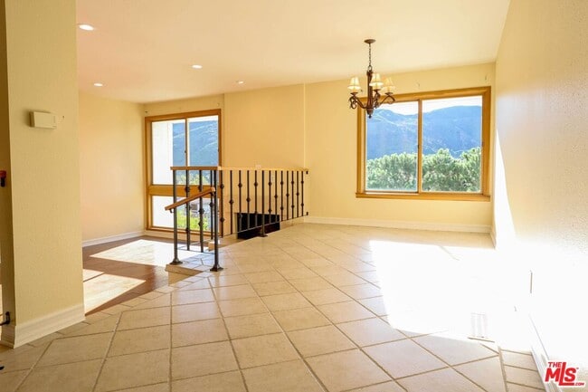 Building Photo - 17097 Palisades Cir