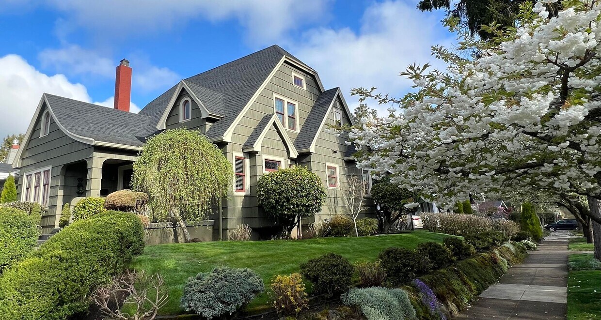 Foto principal - 3133 NE Mason St