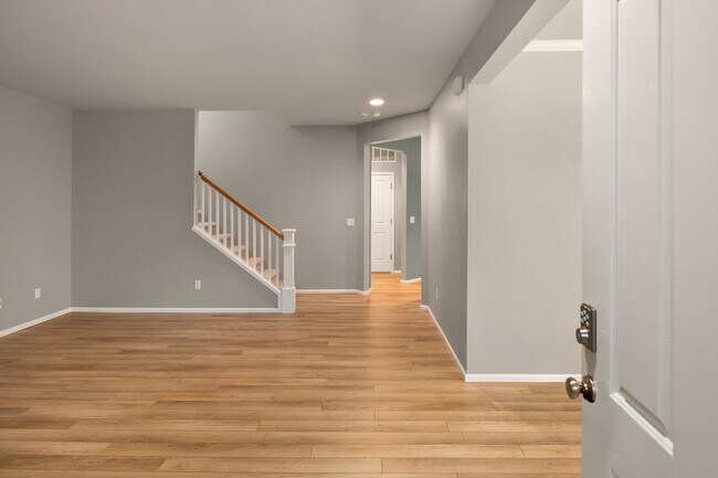 Foto del edificio - 17015 Woodside Dr SE