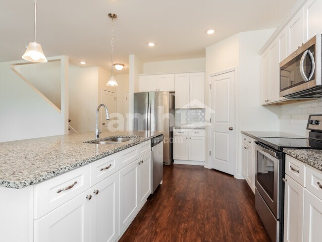 Foto del edificio - 311 Dogwood Cir